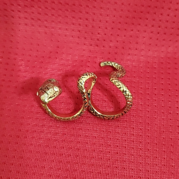 Ring - Picture 3 of 6